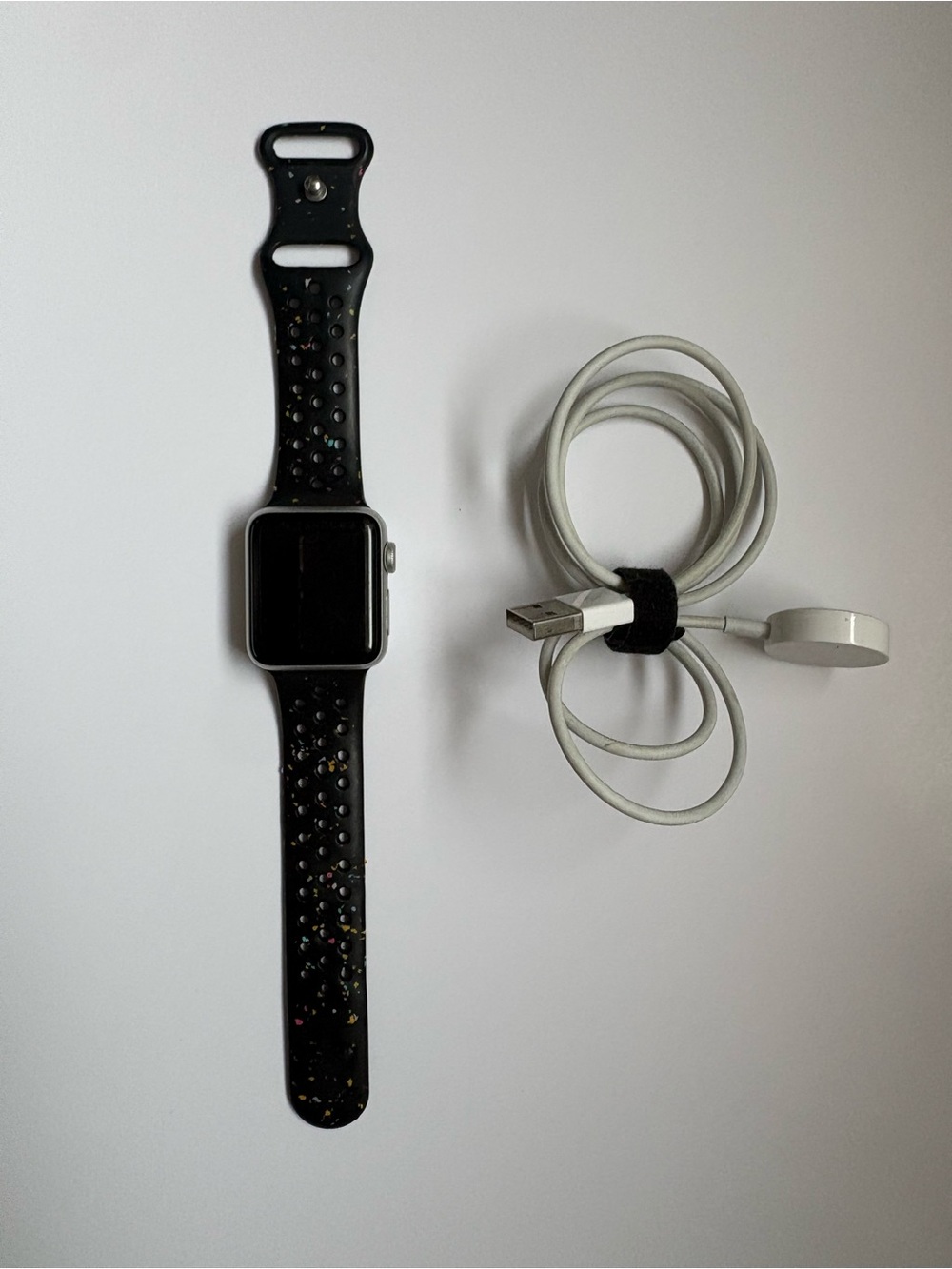 Apple Smartwatch Series 3 with Black Sport Band 38mm